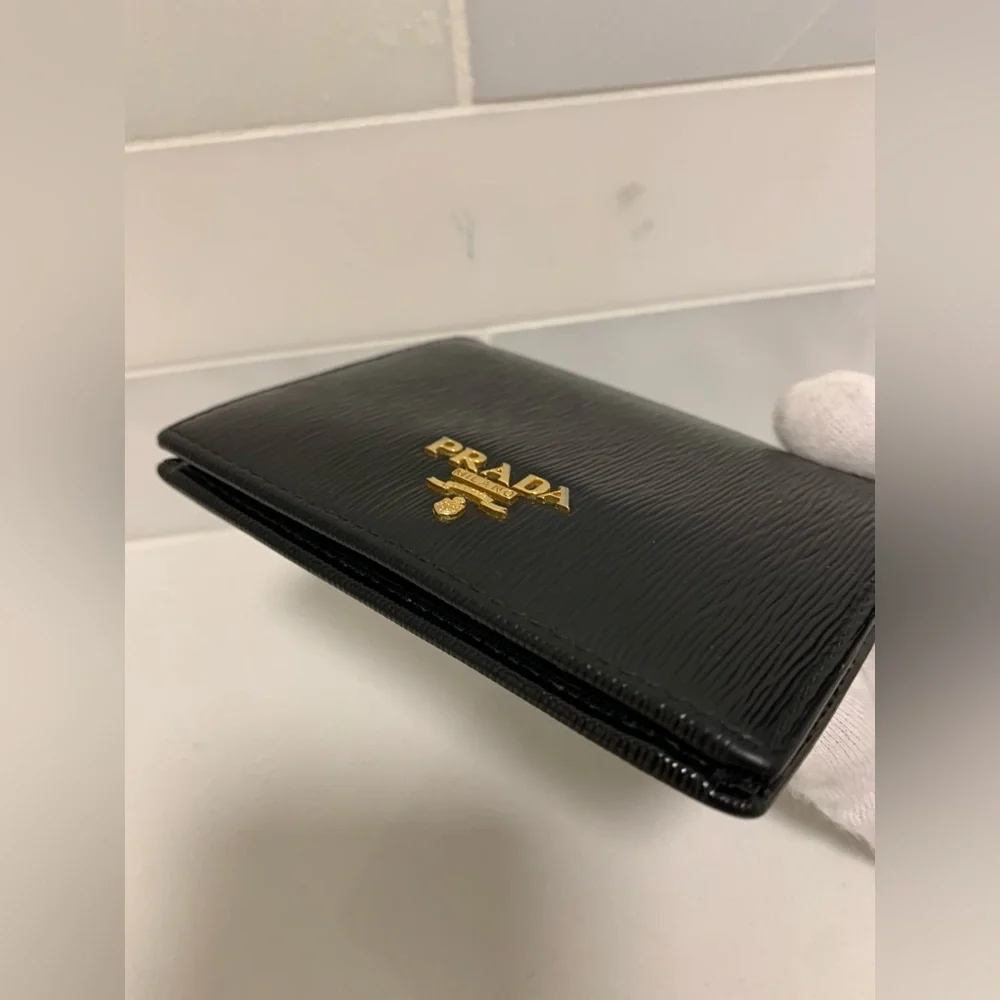 Authentic PRADA Wallet - Picture 4 of 9